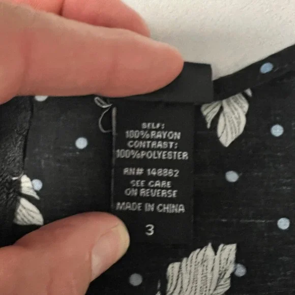 Torrid Black Feather Print Distressed Fringed Hem Lightweight Blouse Plus Size 3 - Picture 5 of 10